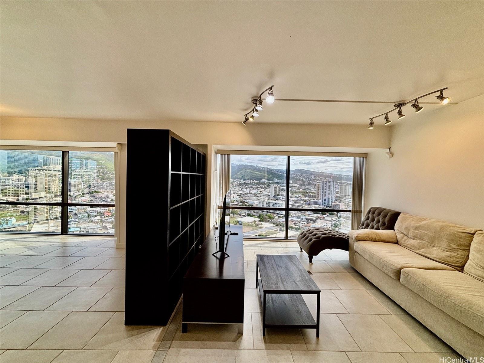 1750 Kalakaua Ave Honolulu - Rental - photo 6 of 23