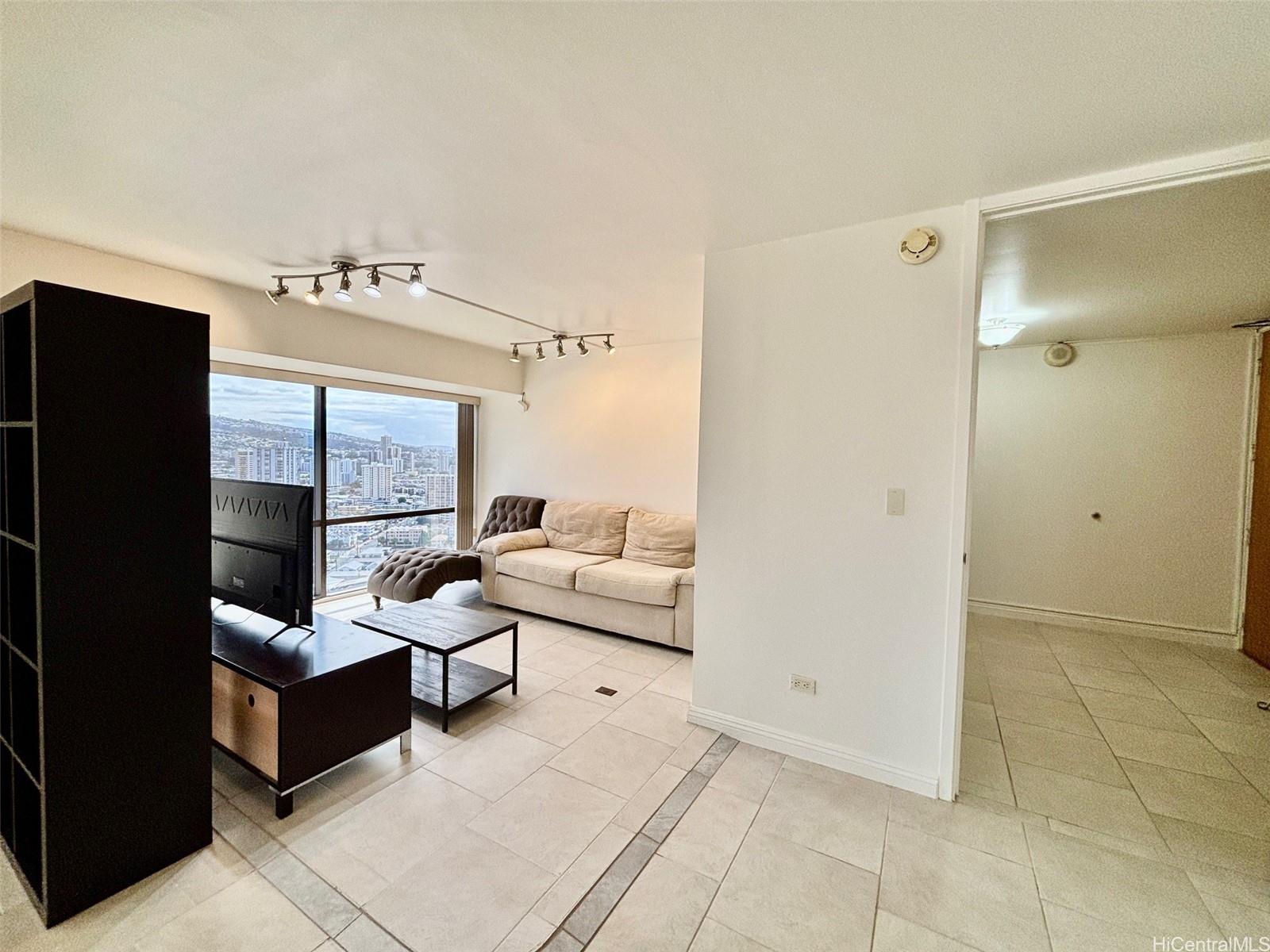 1750 Kalakaua Ave Honolulu - Rental - photo 8 of 23