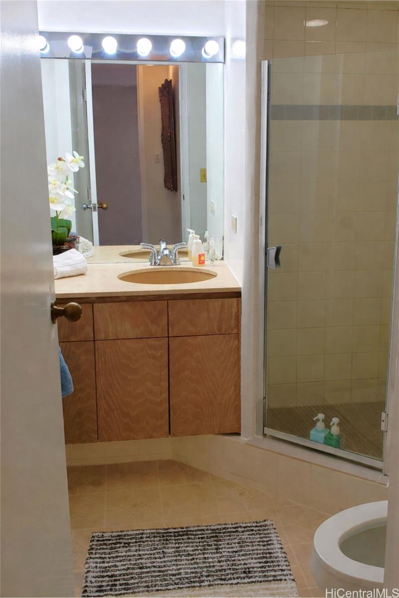 Century Center condo # 2902, Honolulu, Hawaii - photo 12 of 25