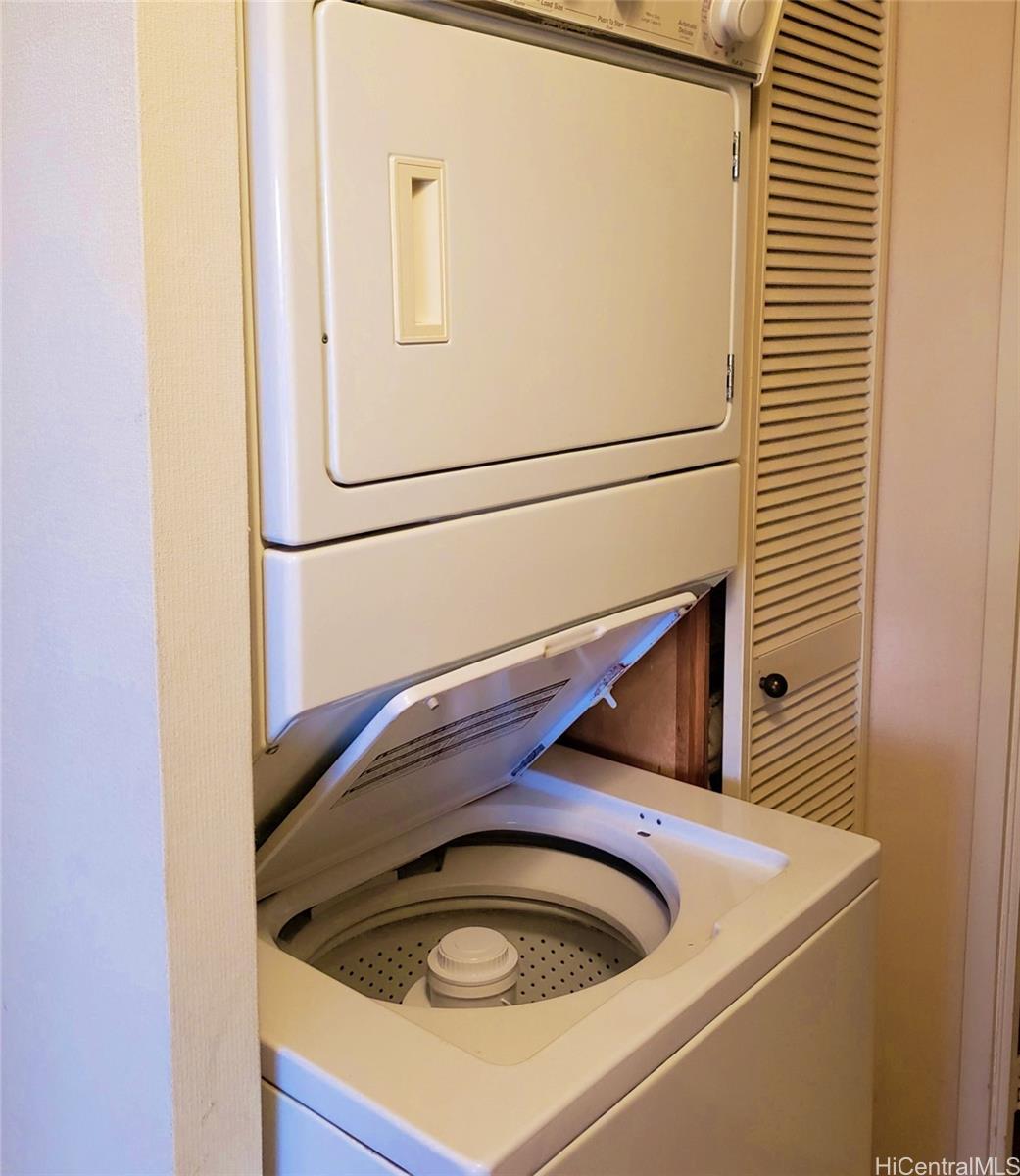 Century Center condo # 2902, Honolulu, Hawaii - photo 16 of 25