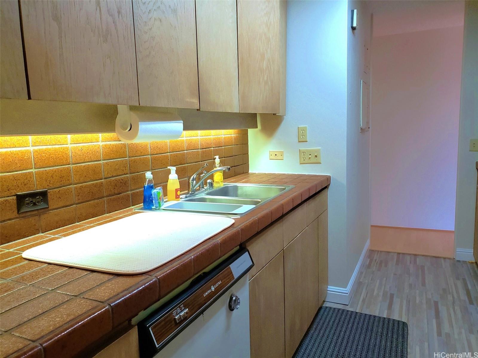 Century Center condo # 2902, Honolulu, Hawaii - photo 8 of 25