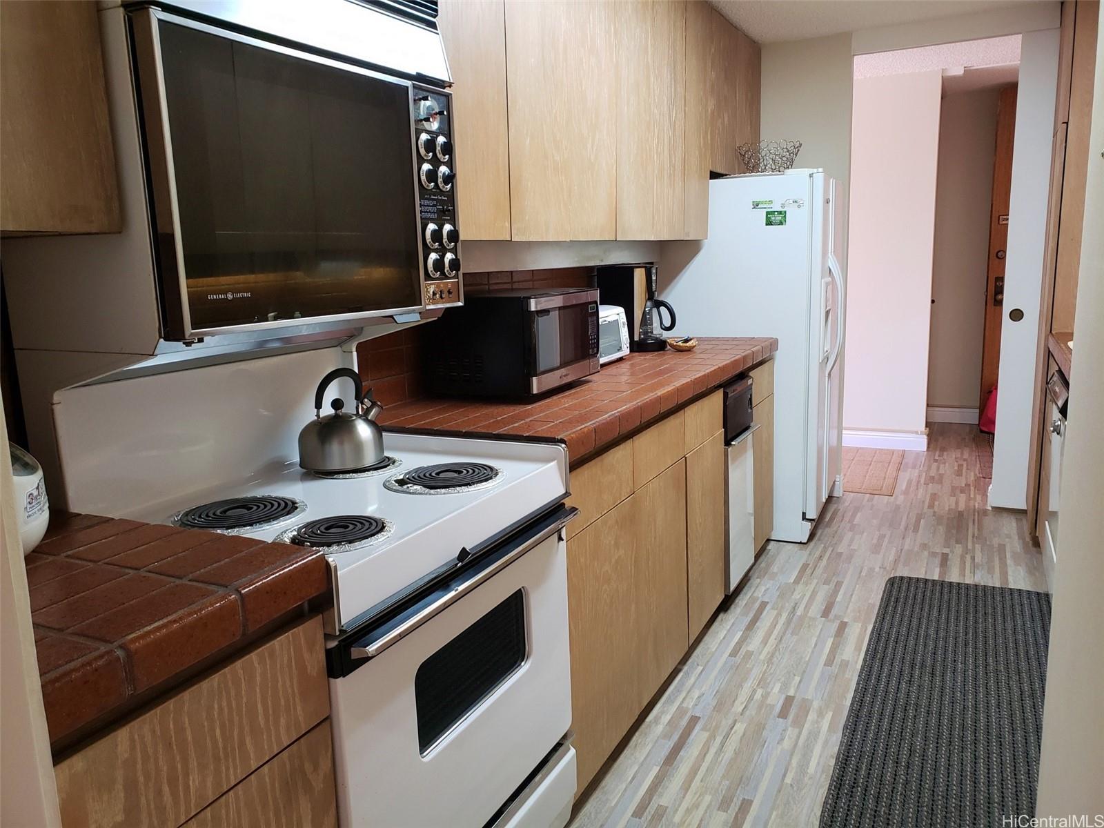 Century Center condo # 2902, Honolulu, Hawaii - photo 9 of 25