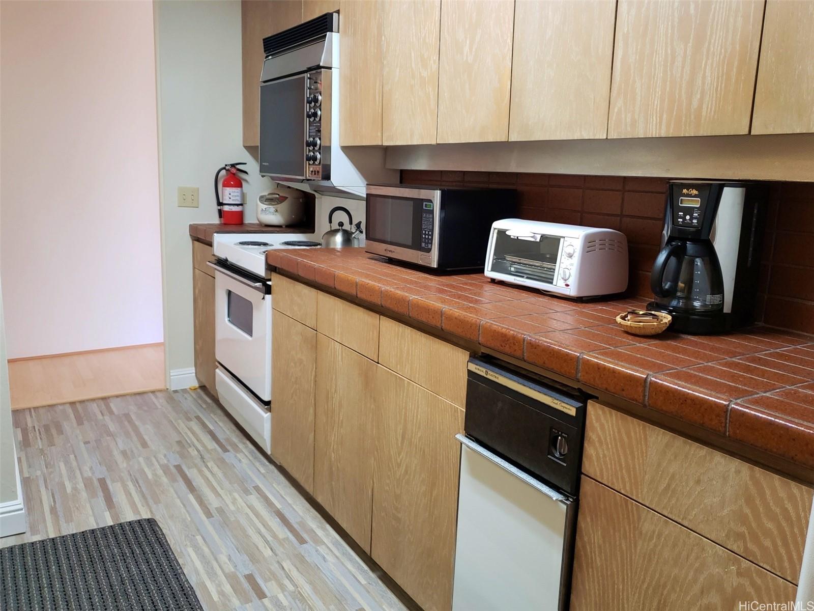 Century Center condo # 2902, Honolulu, Hawaii - photo 10 of 25