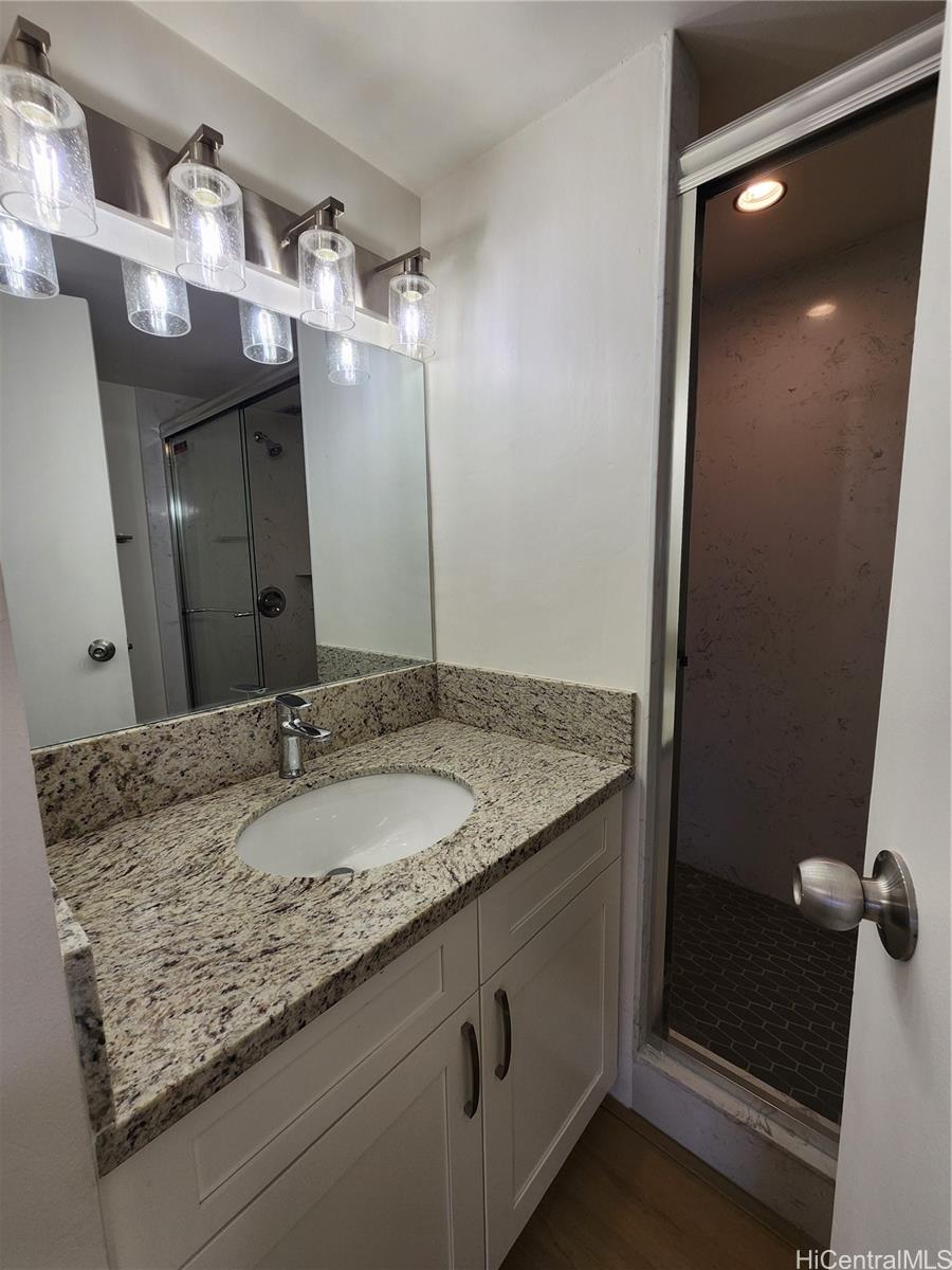 Century Center condo # 3303, Honolulu, Hawaii - photo 16 of 25