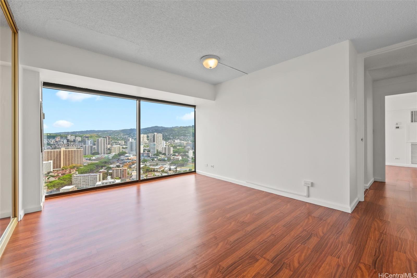 Century Center condo # 3304, Honolulu, Hawaii - photo 6 of 25