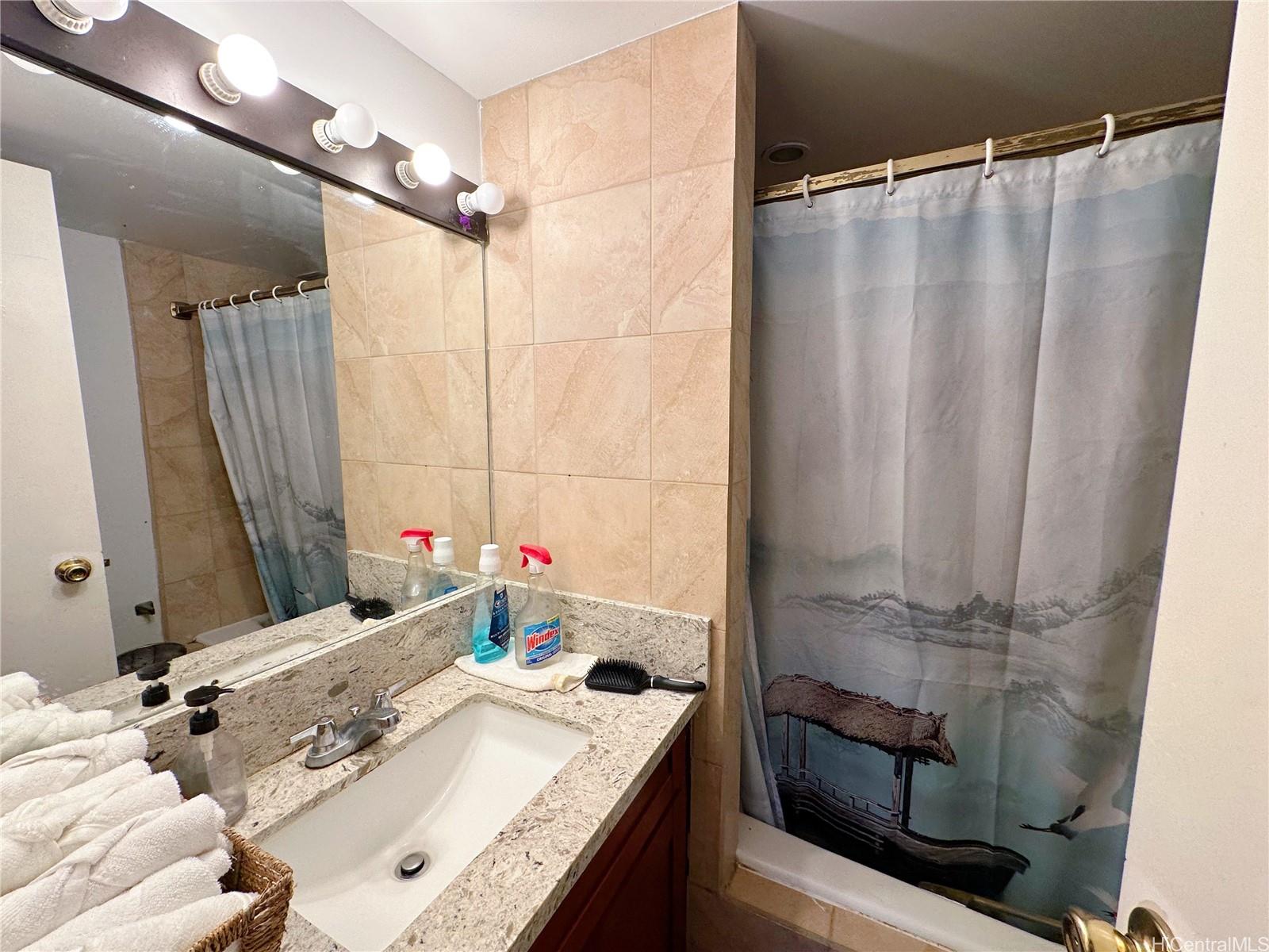 Century Center condo # 3403, Honolulu, Hawaii - photo 10 of 13