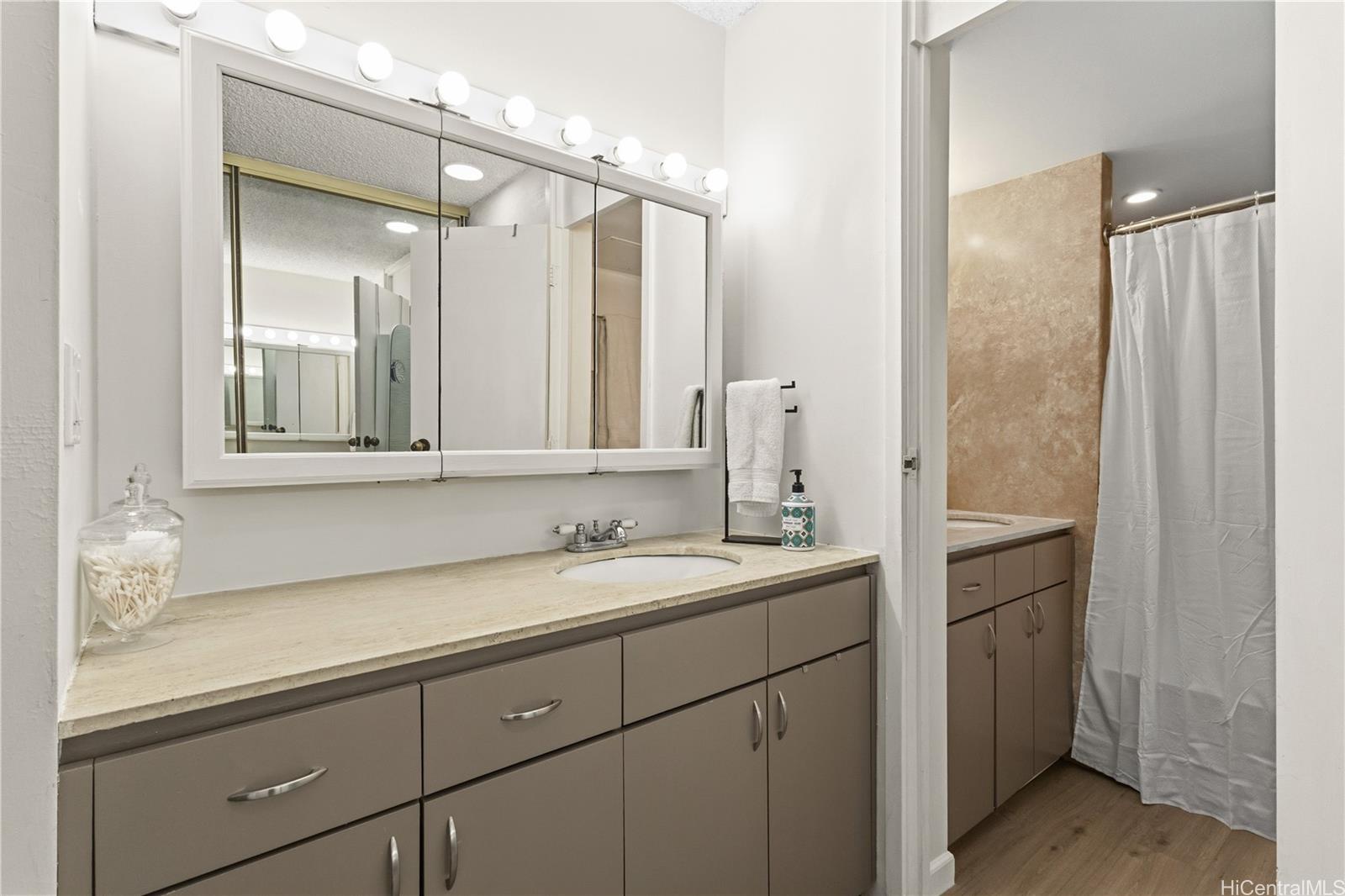 Century Center condo # 3803, Honolulu, Hawaii - photo 12 of 25