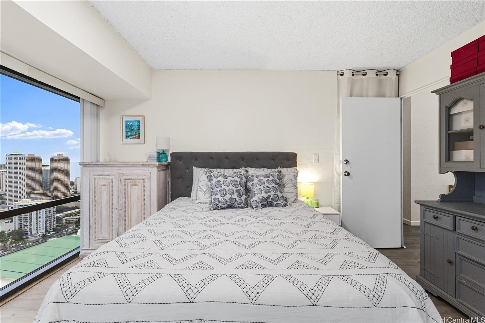 Century Center condo # 3803, Honolulu, Hawaii - photo 14 of 25