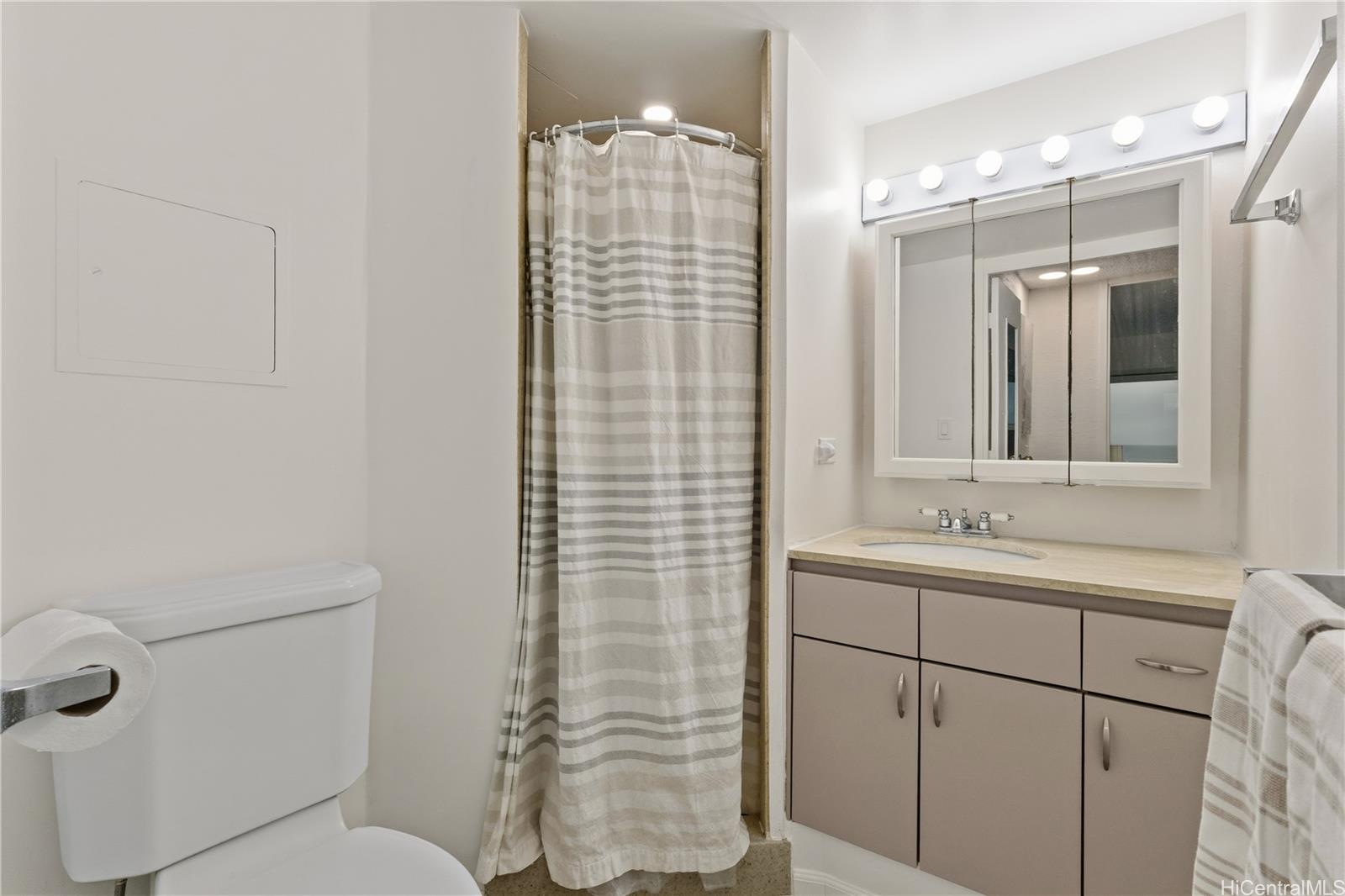 Century Center condo # 3803, Honolulu, Hawaii - photo 17 of 25