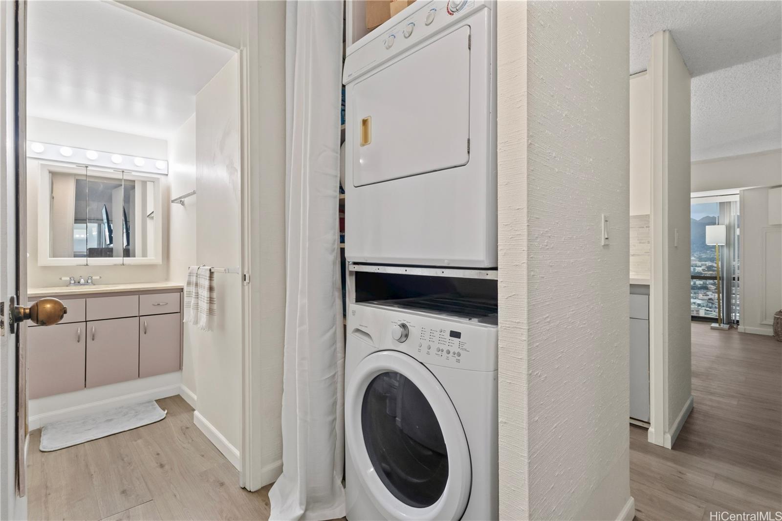 Century Center condo # 3803, Honolulu, Hawaii - photo 18 of 25