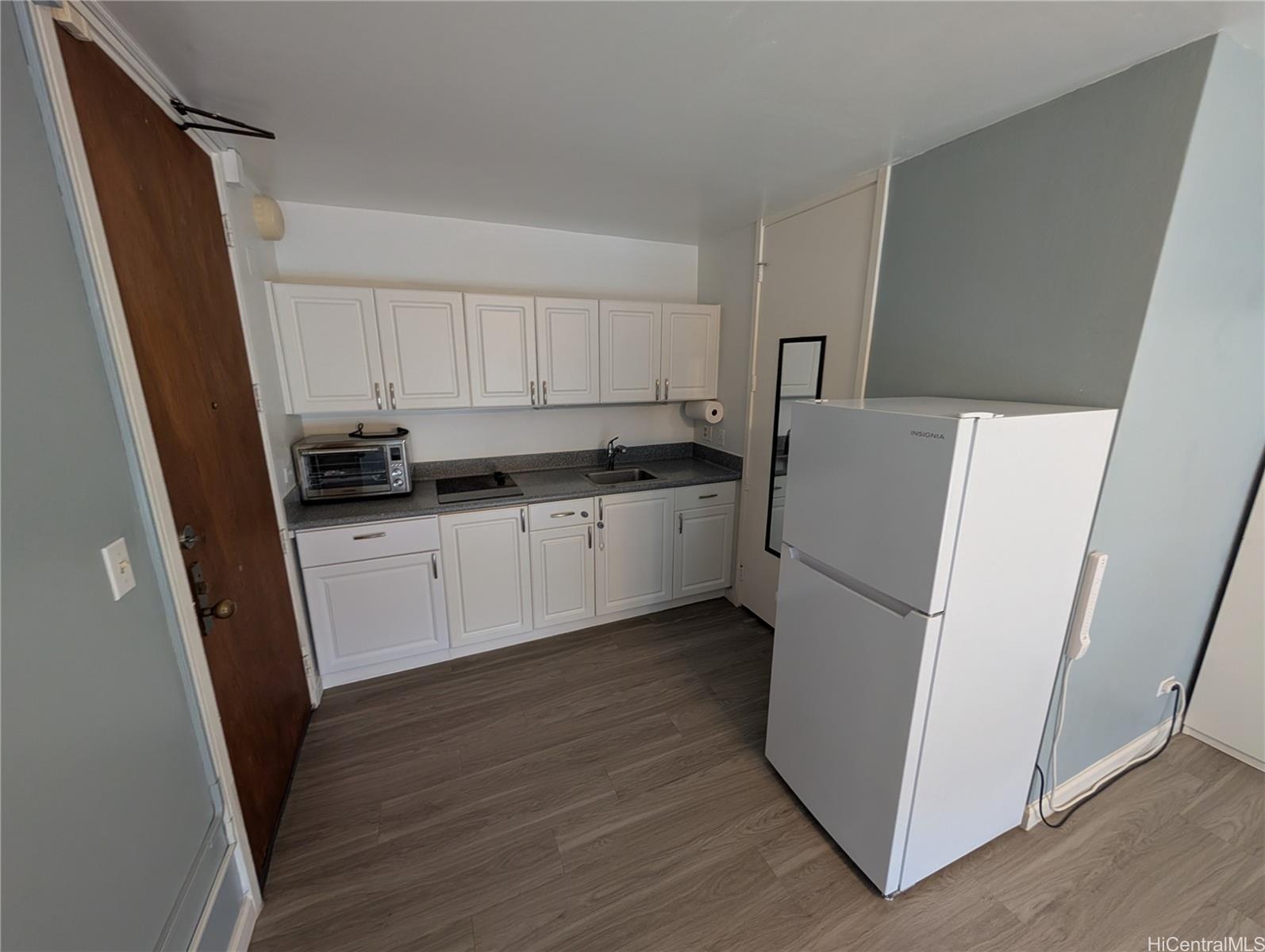 Century Center condo # 606, Honolulu, Hawaii - photo 3 of 17