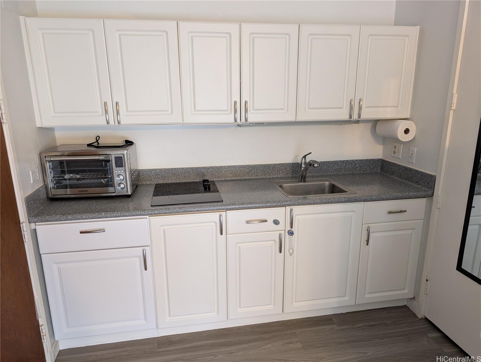 Century Center condo # 606, Honolulu, Hawaii - photo 4 of 17