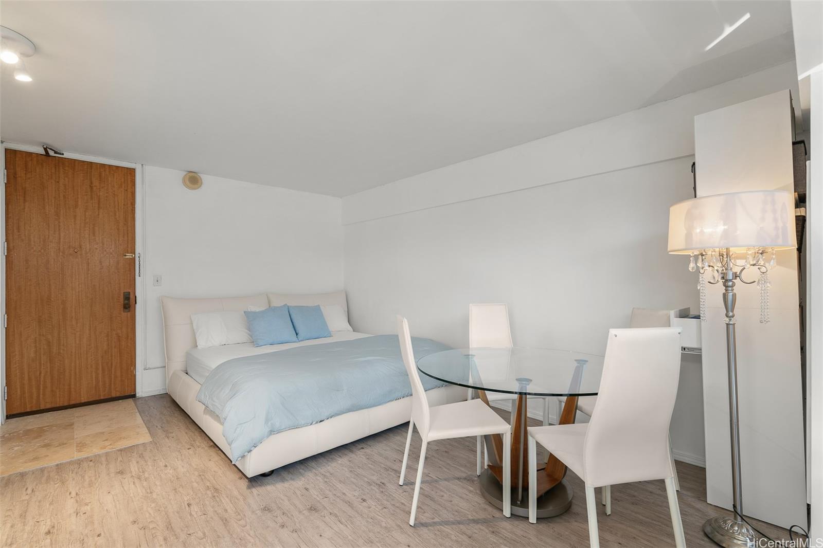 1750 Kalakaua Ave Honolulu - Rental - photo 2 of 18