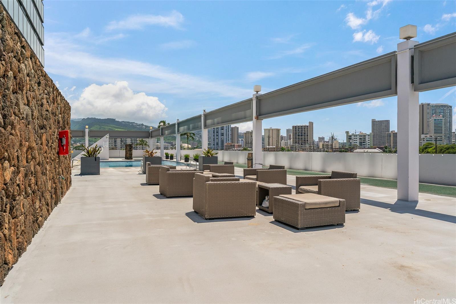 1750 Kalakaua Ave Honolulu - Rental - photo 16 of 18