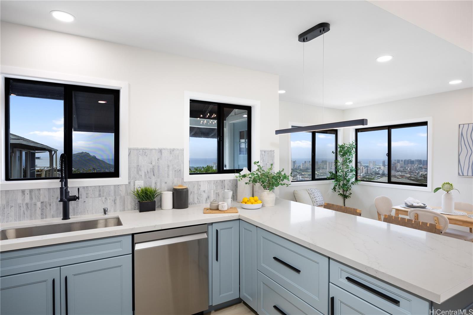 1758  Mikahala Way Wilhelmina, Diamond Head home - photo 7 of 25