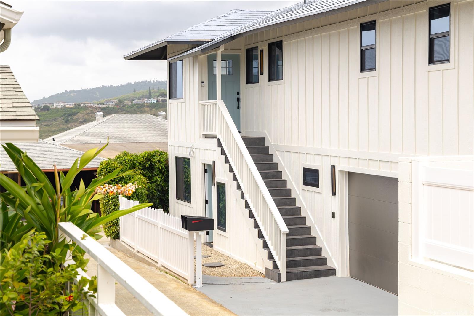 1758 Mikahala Way Honolulu - Multi-family - photo 4 of 25