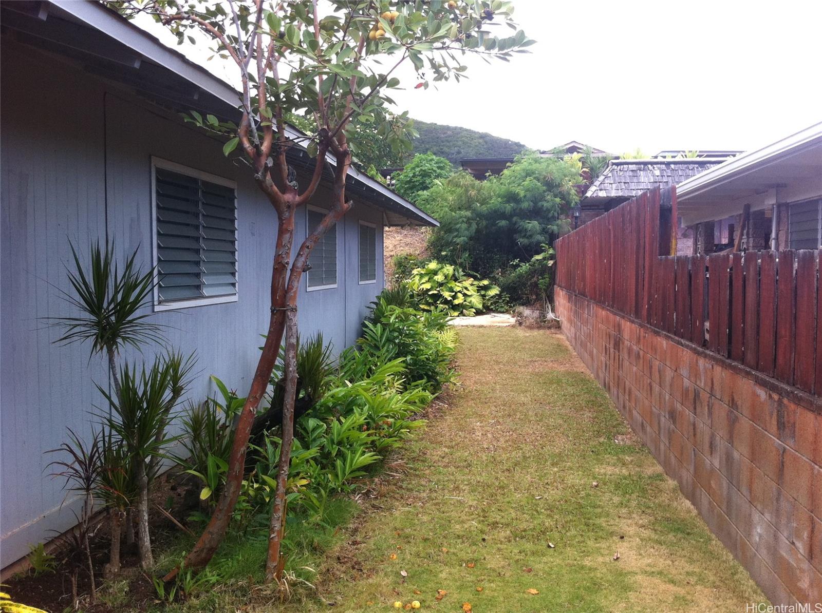 1759 Akaakaawa St Kailua - Rental - photo 3 of 19