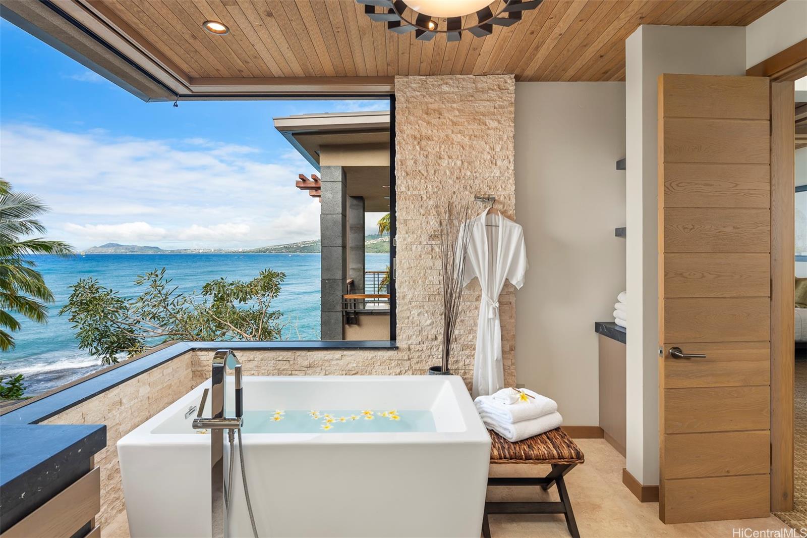 176  Hanapepe Loop Koko Kai, Hawaii Kai home - photo 18 of 25