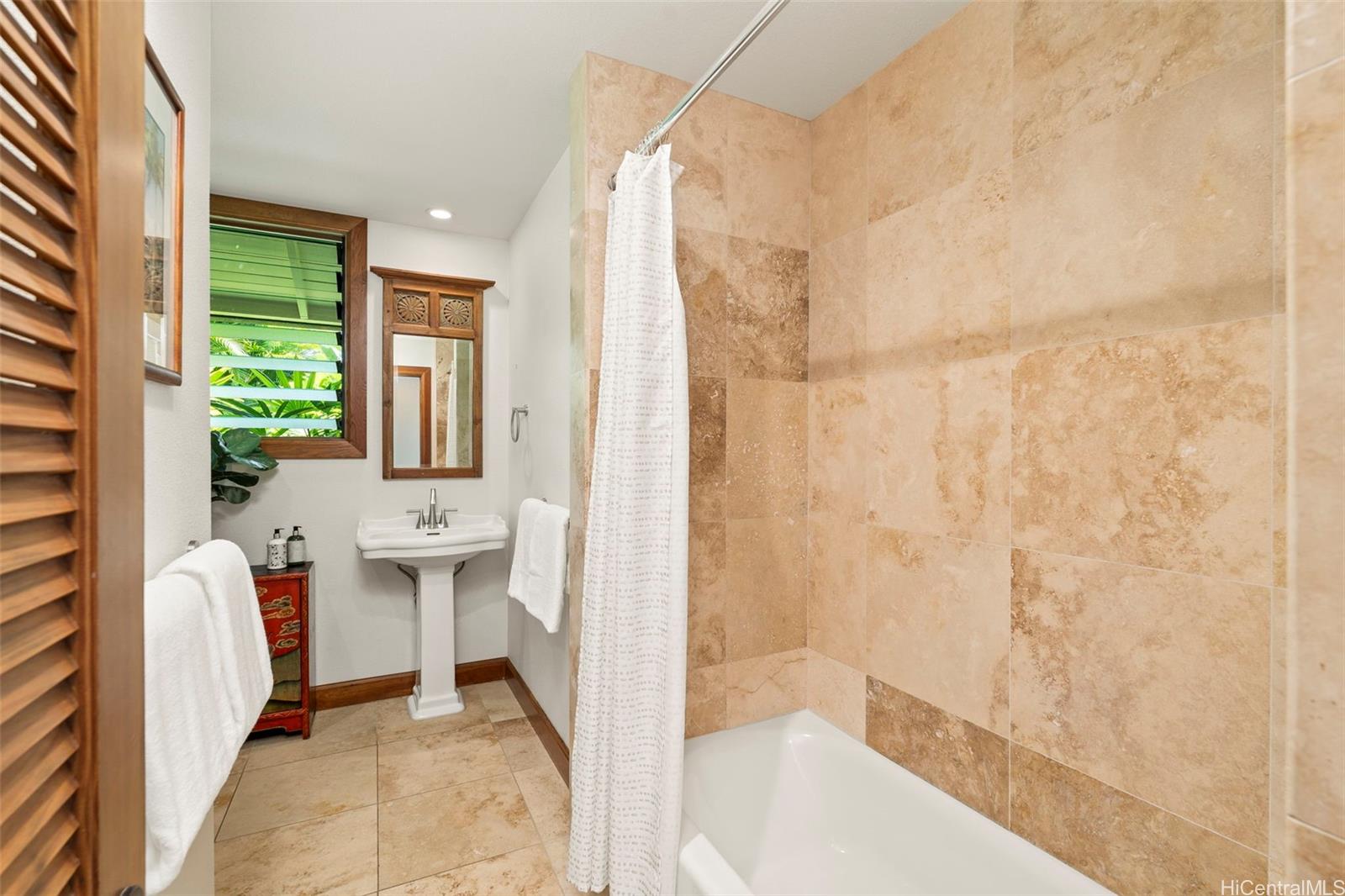176  Kaiholu Street Koolaupoko, Kailua home - photo 16 of 25