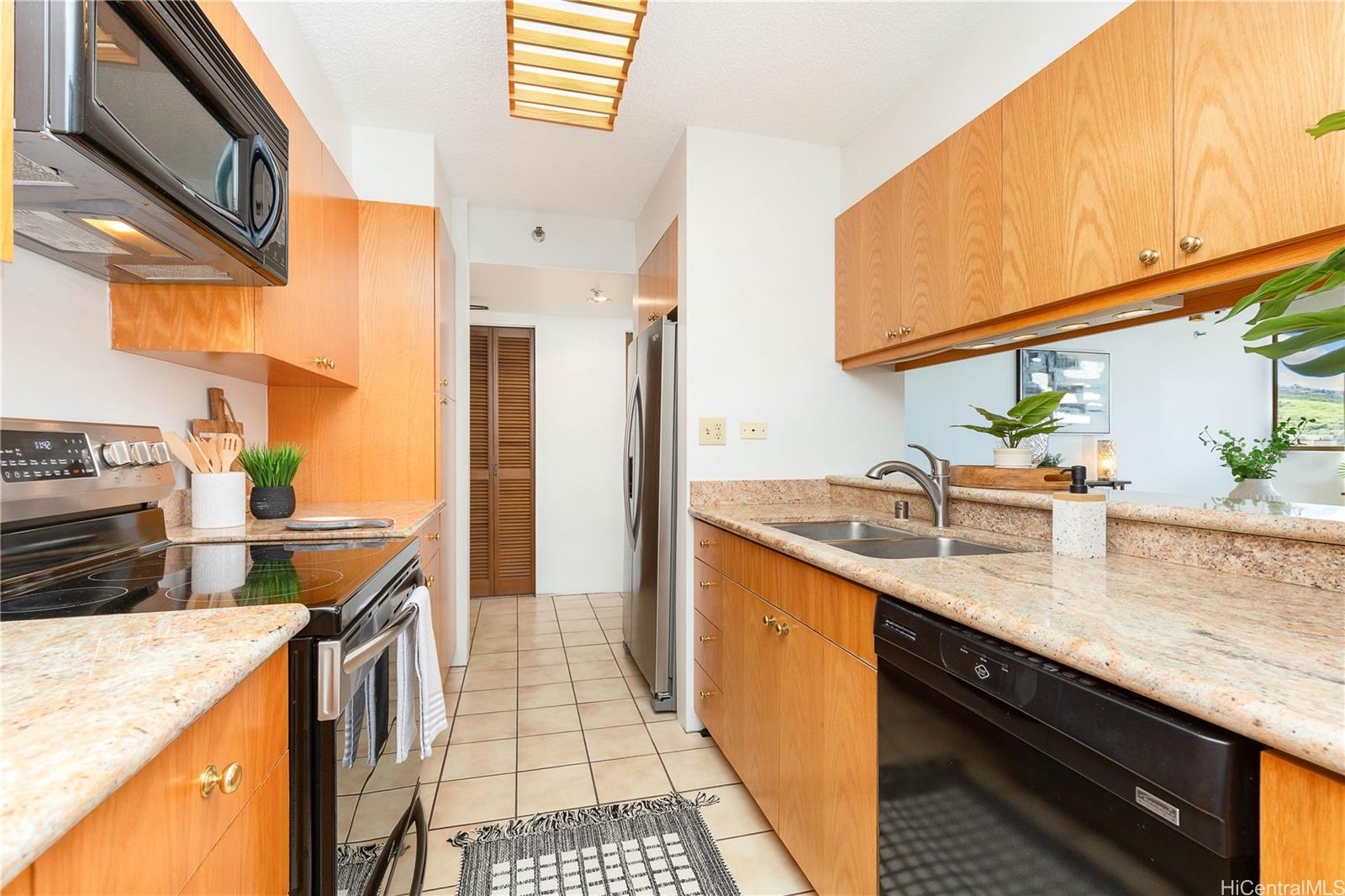 Sovereign condo # 15B, Honolulu, Hawaii - photo 3 of 25