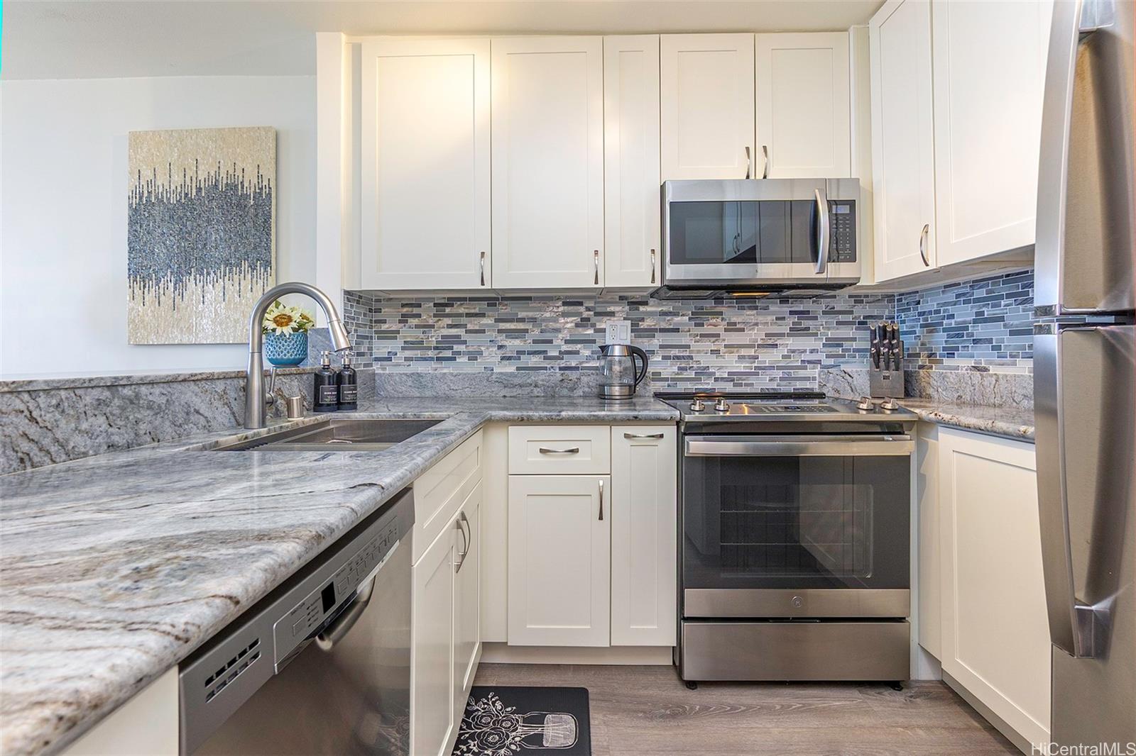 Ilikai Marina condo # 1086, Honolulu, Hawaii - photo 12 of 25