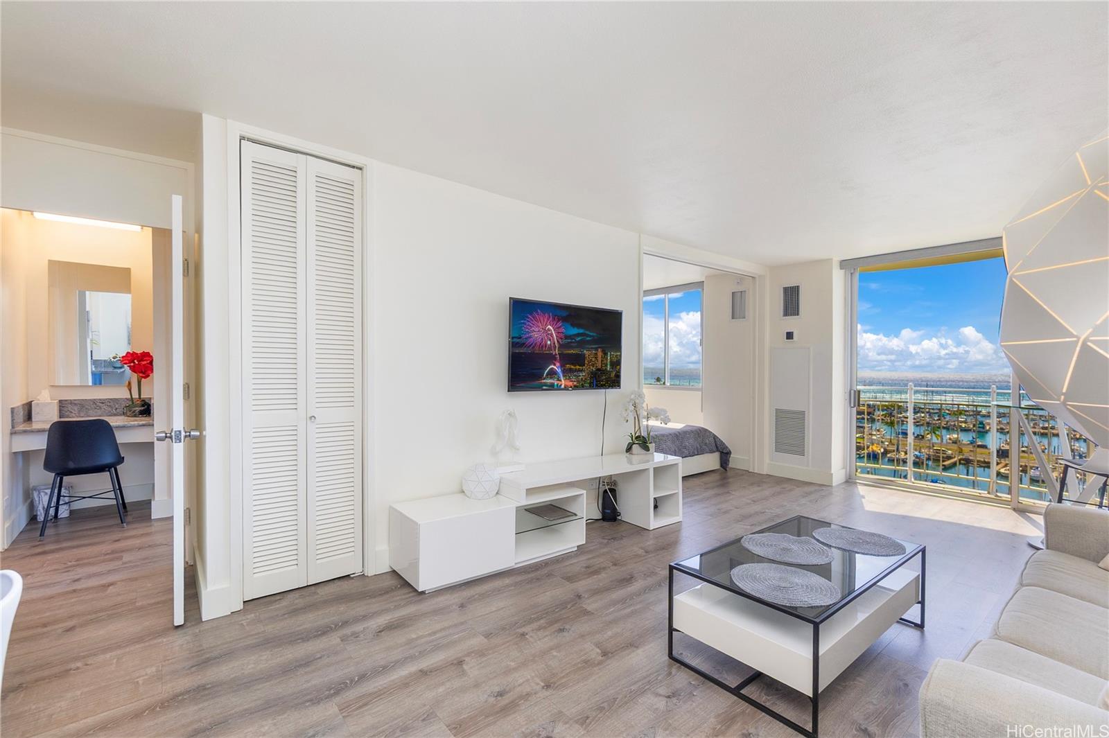 Ilikai Marina condo # 1086, Honolulu, Hawaii - photo 4 of 25