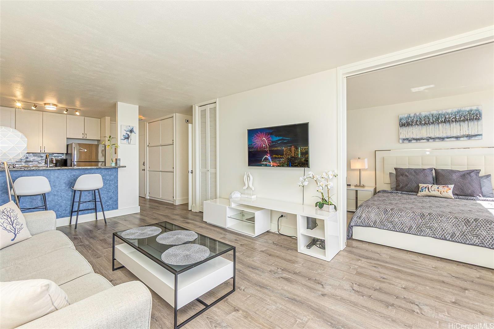 Ilikai Marina condo # 1086, Honolulu, Hawaii - photo 6 of 25