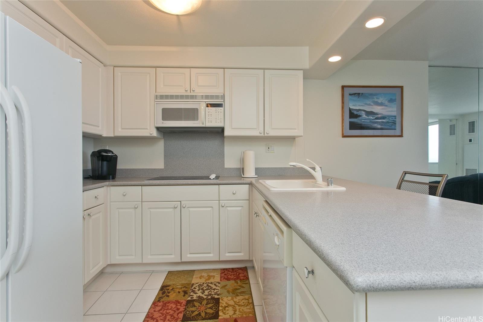 Ilikai Marina condo # 1092, Honolulu, Hawaii - photo 5 of 15