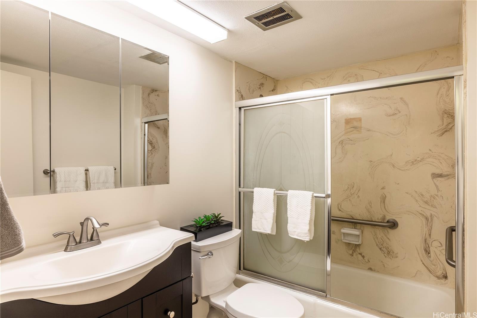 Ilikai Marina condo # 1499, Honolulu, Hawaii - photo 5 of 14