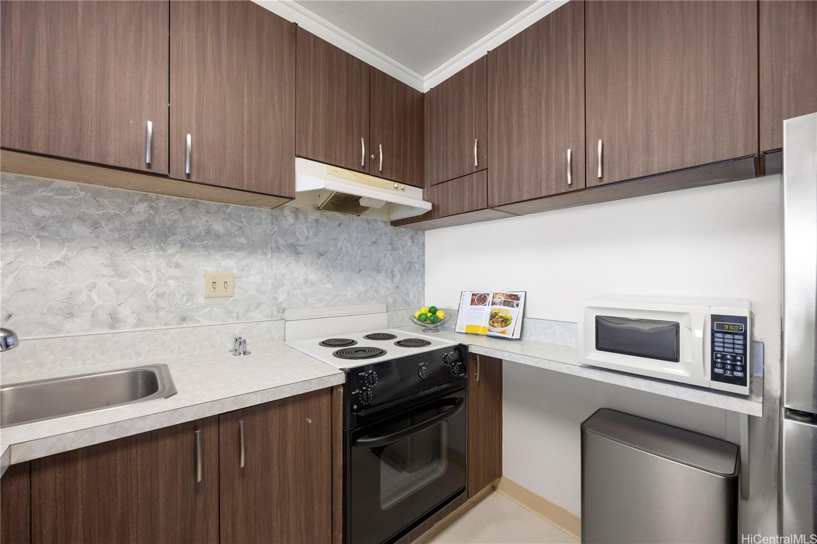 Ilikai Marina condo # 1690, Honolulu, Hawaii - photo 11 of 13