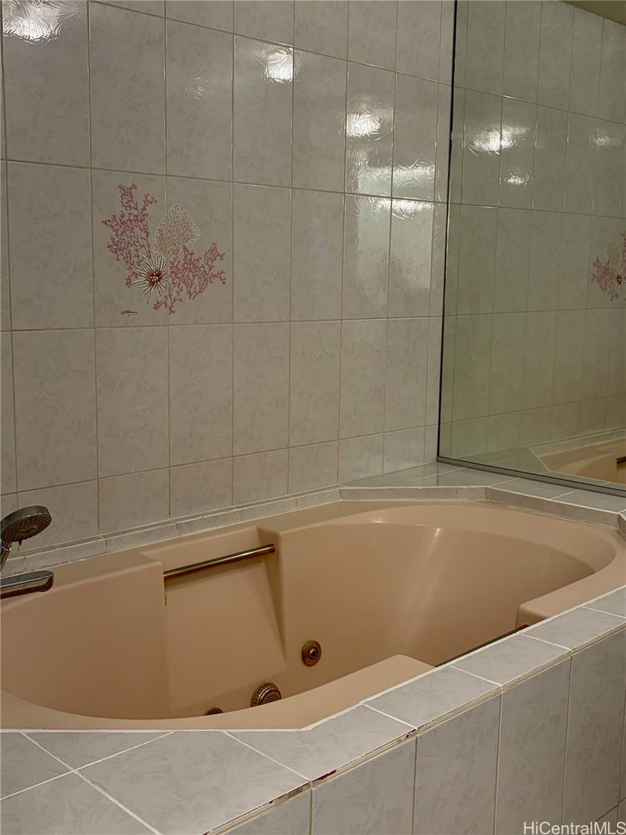 Ilikai Marina condo # 1890, Honolulu, Hawaii - photo 10 of 13