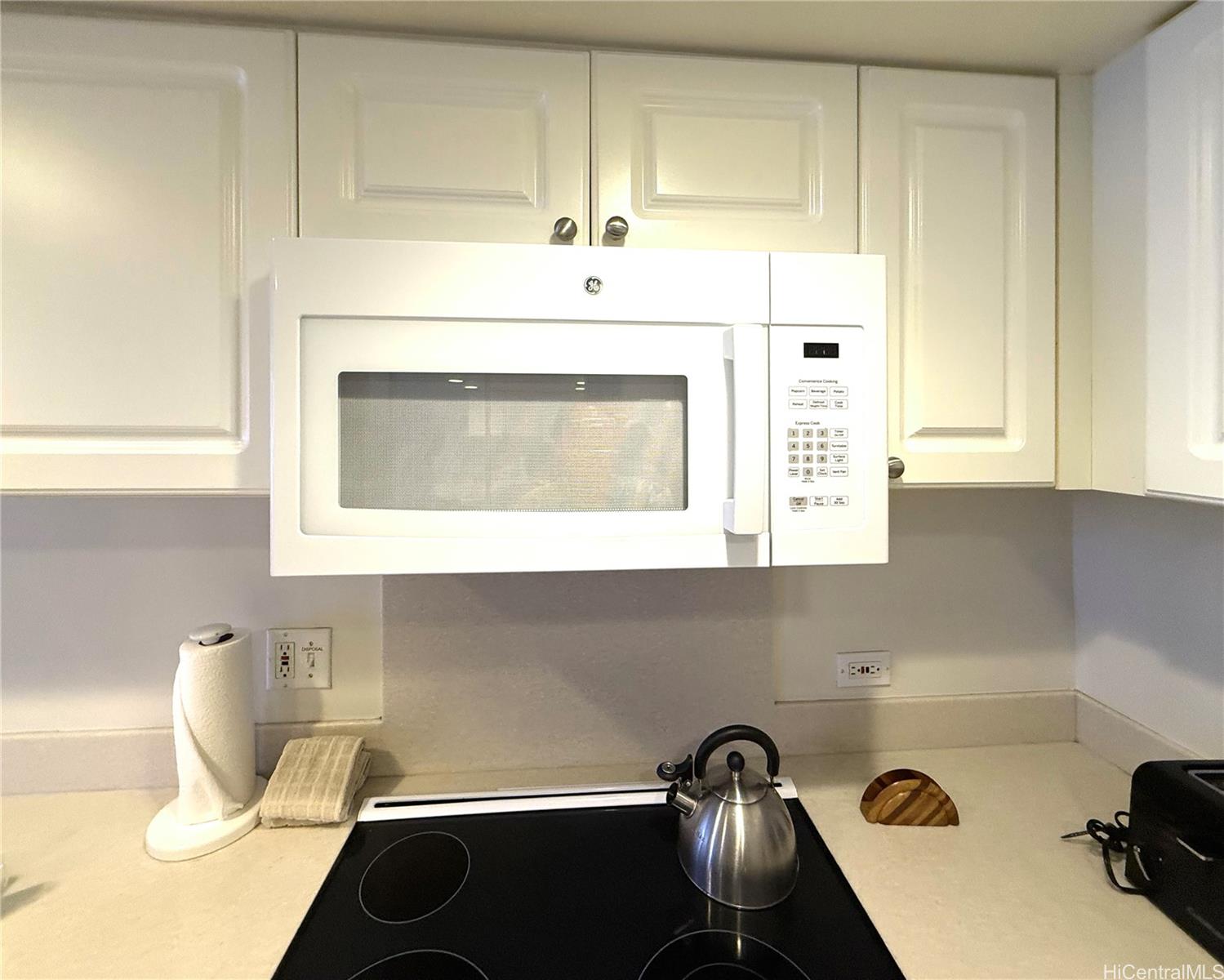 Ilikai Marina condo # 382, Honolulu, Hawaii - photo 5 of 6