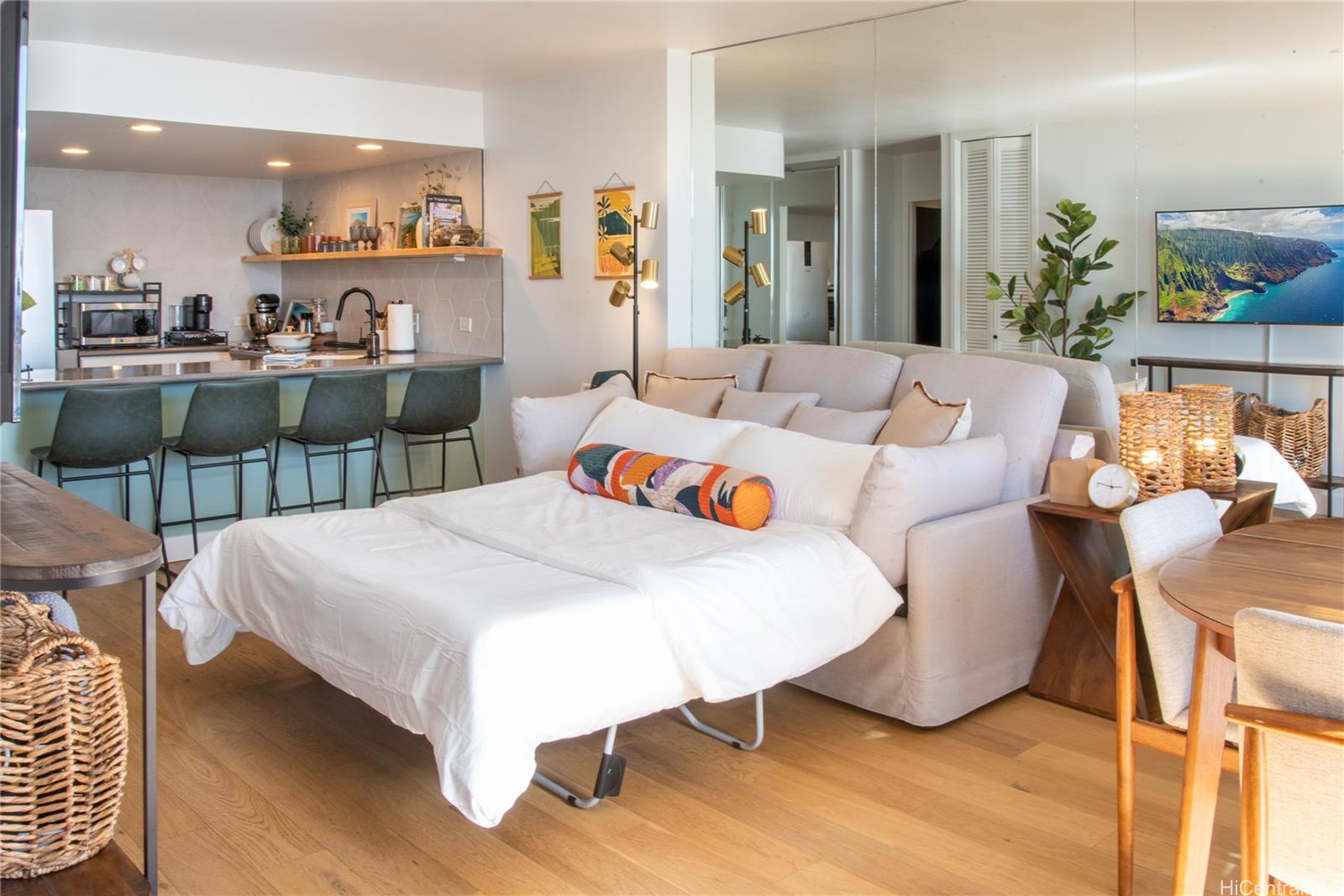 Ilikai Marina condo # 492, Honolulu, Hawaii - photo 17 of 25