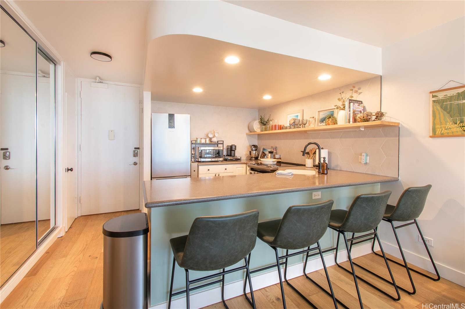 Ilikai Marina condo # 492, Honolulu, Hawaii - photo 3 of 25