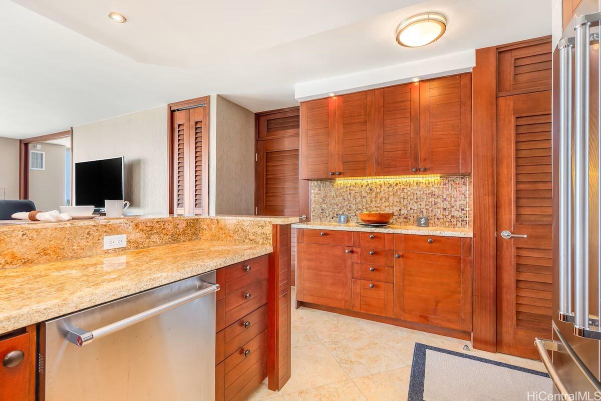 Ilikai Marina condo # 592, Honolulu, Hawaii - photo 12 of 23