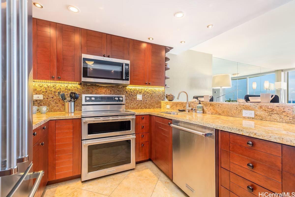 Ilikai Marina condo # 592, Honolulu, Hawaii - photo 11 of 23