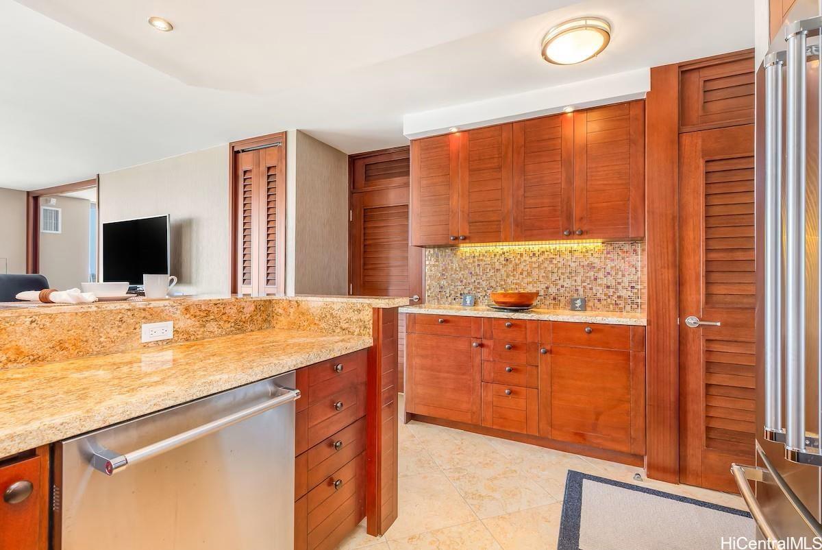 Ilikai Marina condo # 592, Honolulu, Hawaii - photo 12 of 23