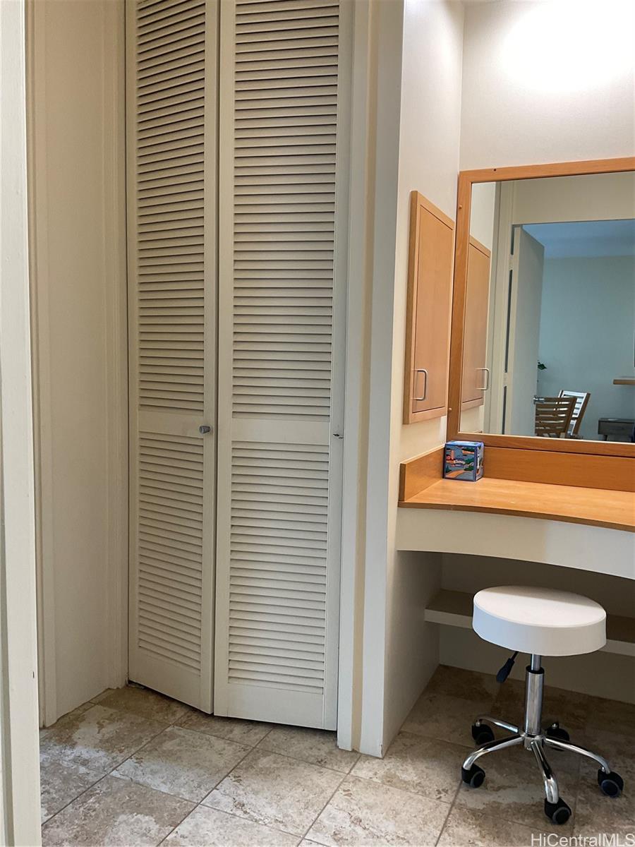 Ilikai Marina condo # 680, Honolulu, Hawaii - photo 4 of 11