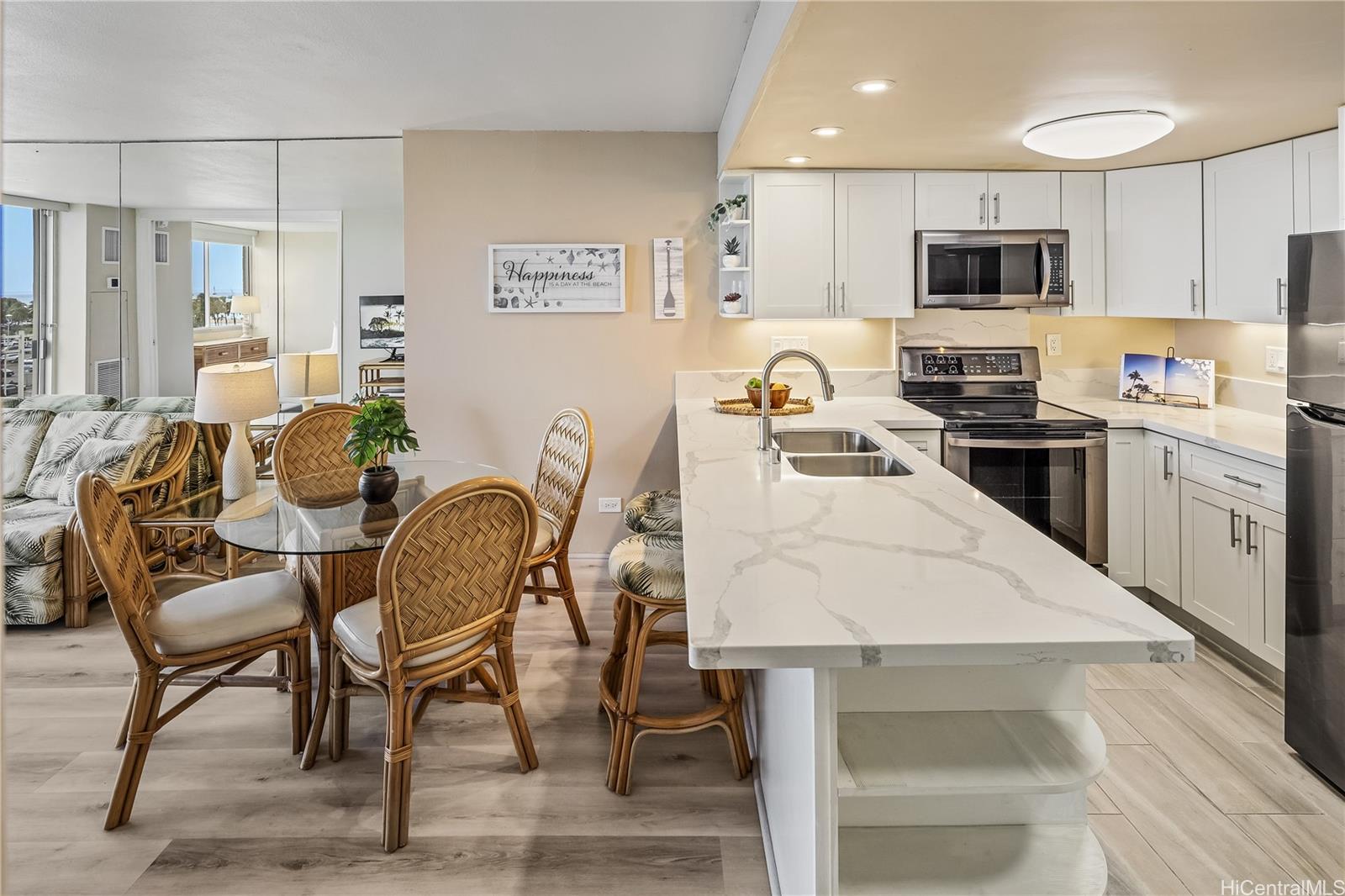 Ilikai Marina condo # 682, Honolulu, Hawaii - photo 11 of 25