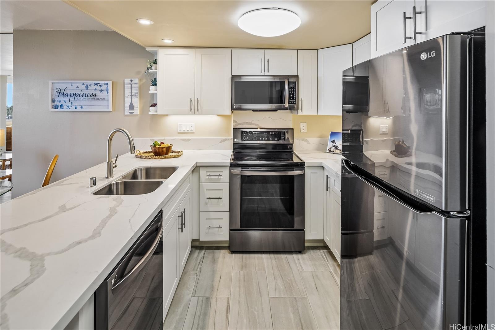 Ilikai Marina condo # 682, Honolulu, Hawaii - photo 12 of 25