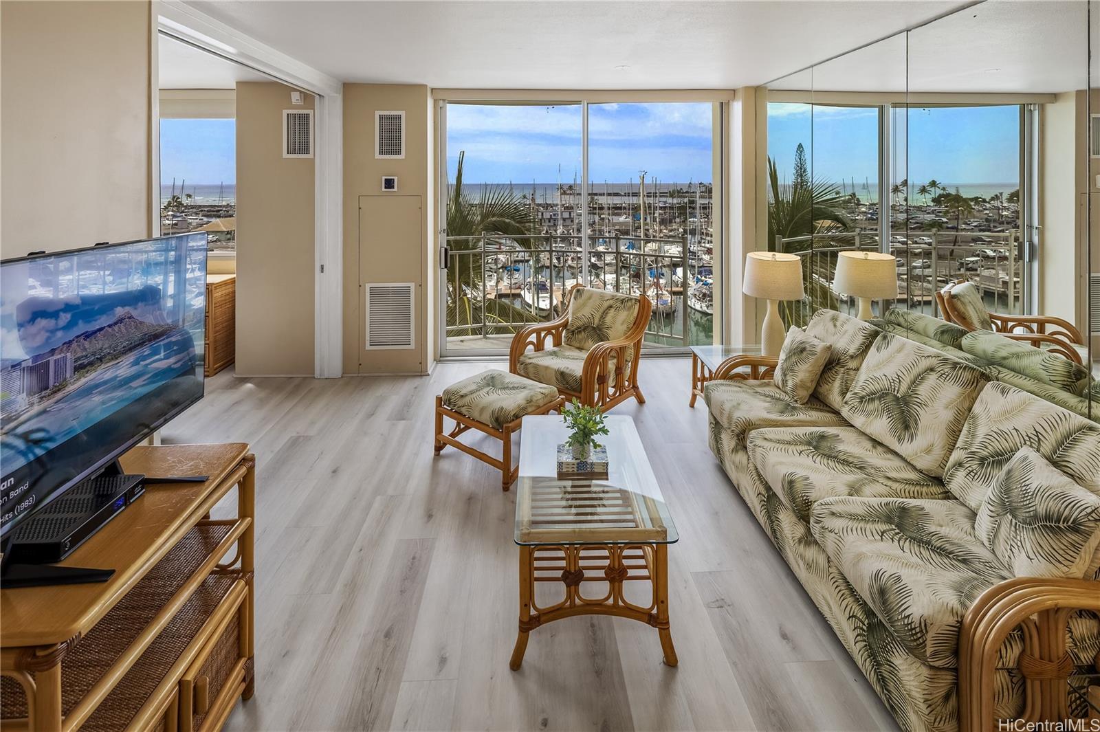 Ilikai Marina condo # 682, Honolulu, Hawaii - photo 7 of 25
