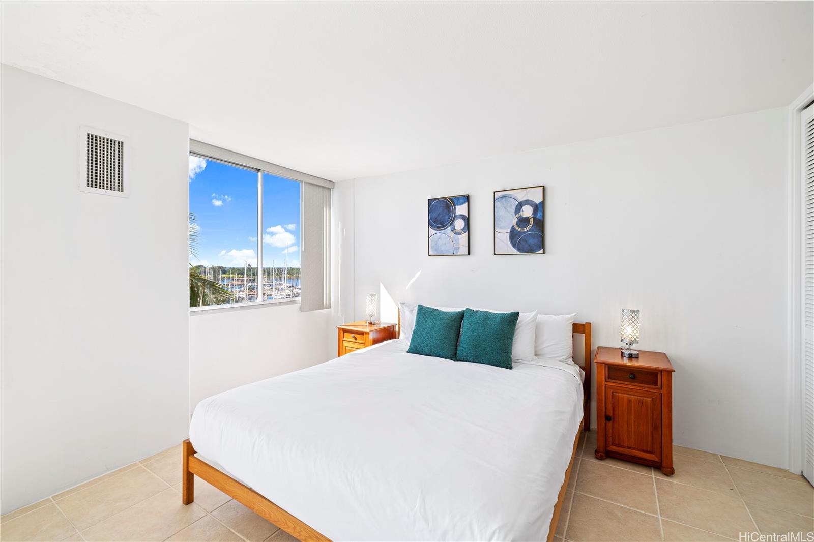 Ilikai Marina condo # 688, Honolulu, Hawaii - photo 3 of 13