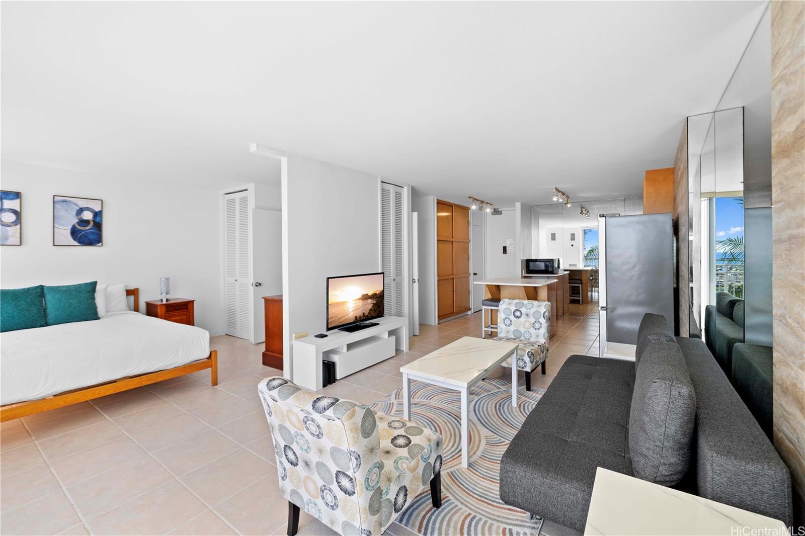 Ilikai Marina condo # 688, Honolulu, Hawaii - photo 10 of 11