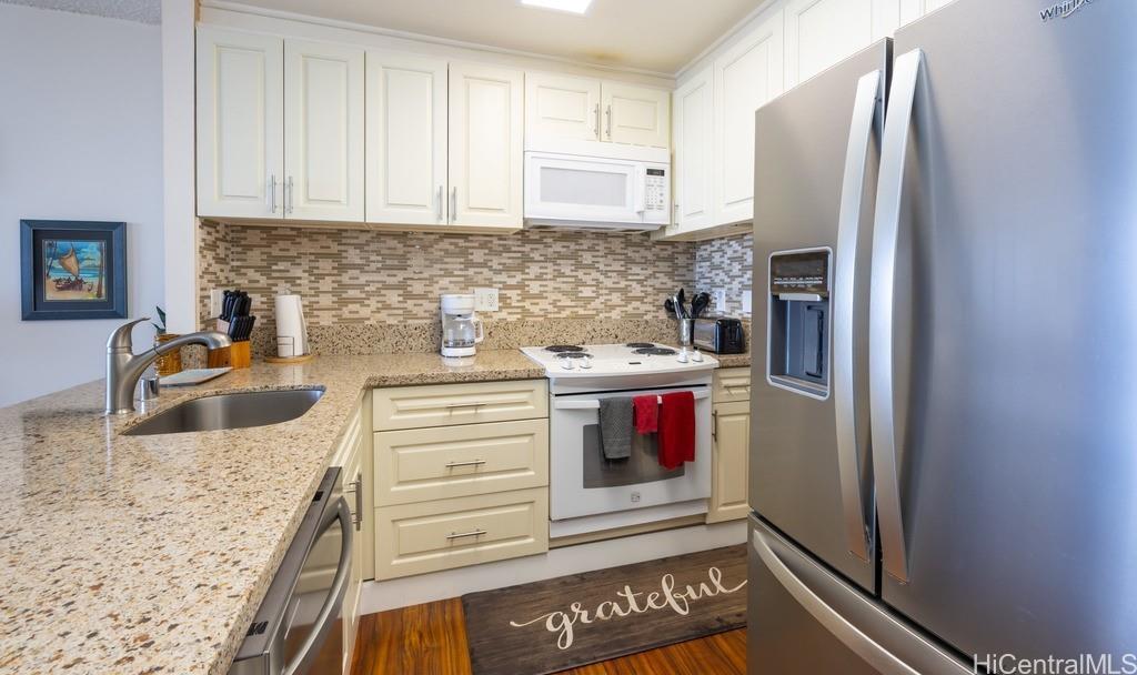 Ilikai Marina condo # 786, Honolulu, Hawaii - photo 13 of 25