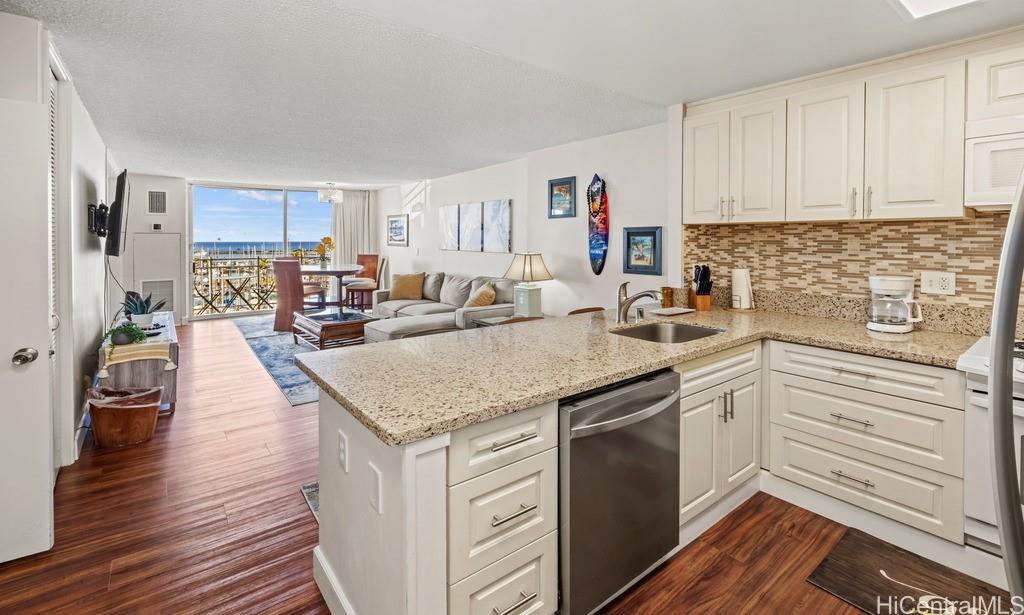 Ilikai Marina condo # 786, Honolulu, Hawaii - photo 17 of 25