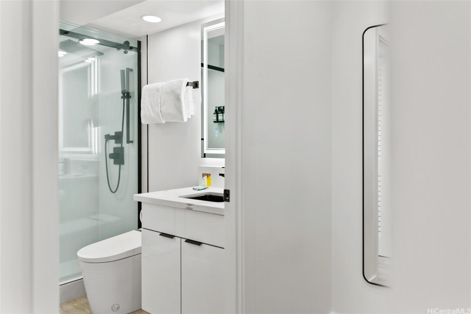 Ilikai Marina condo # 979, Honolulu, Hawaii - photo 11 of 13