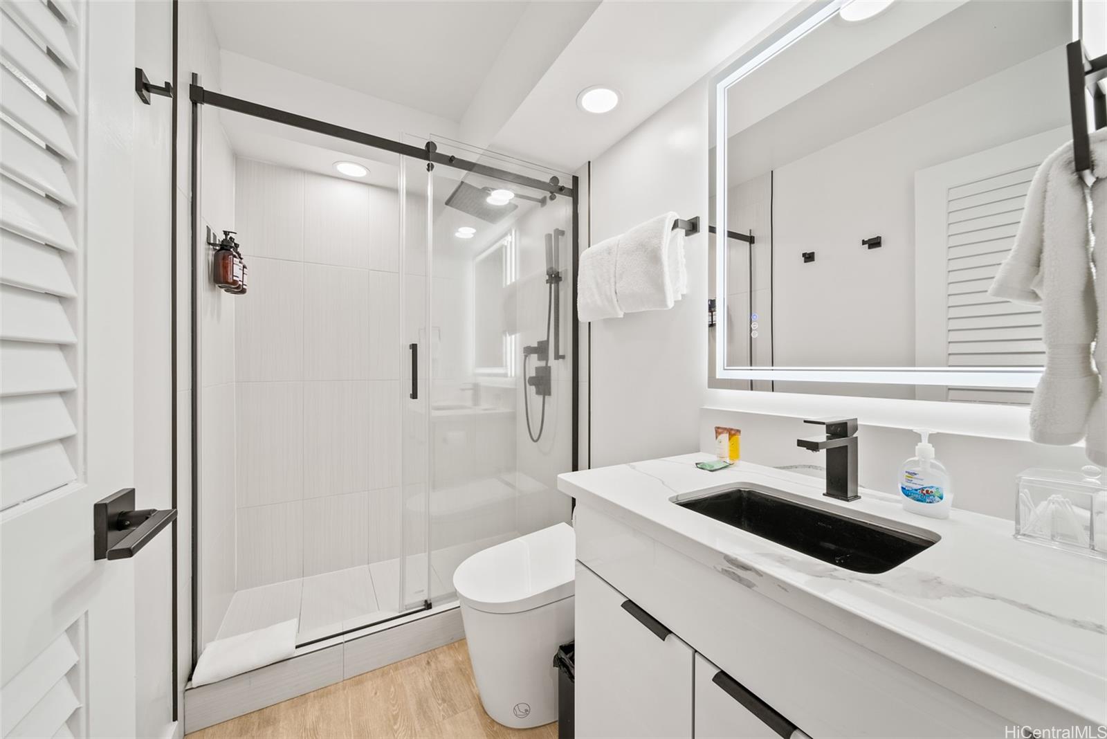 Ilikai Marina condo # 979, Honolulu, Hawaii - photo 12 of 13