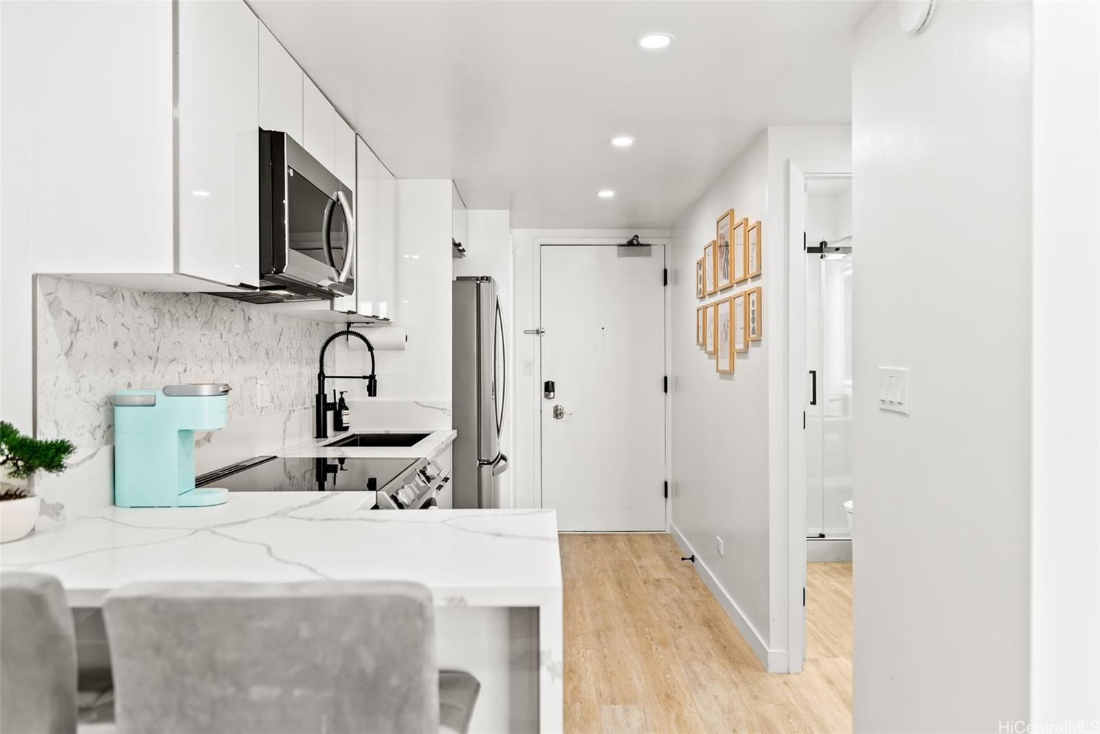 Ilikai Marina condo # 979, Honolulu, Hawaii - photo 8 of 13