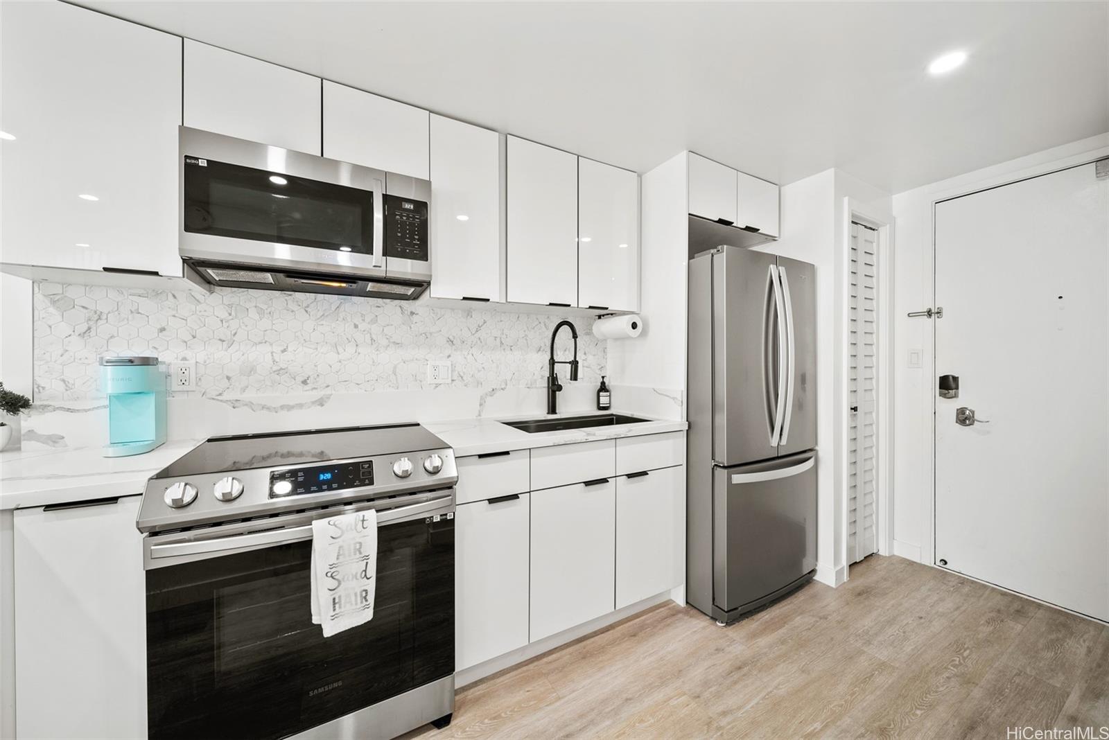 Ilikai Marina condo # 979, Honolulu, Hawaii - photo 9 of 13