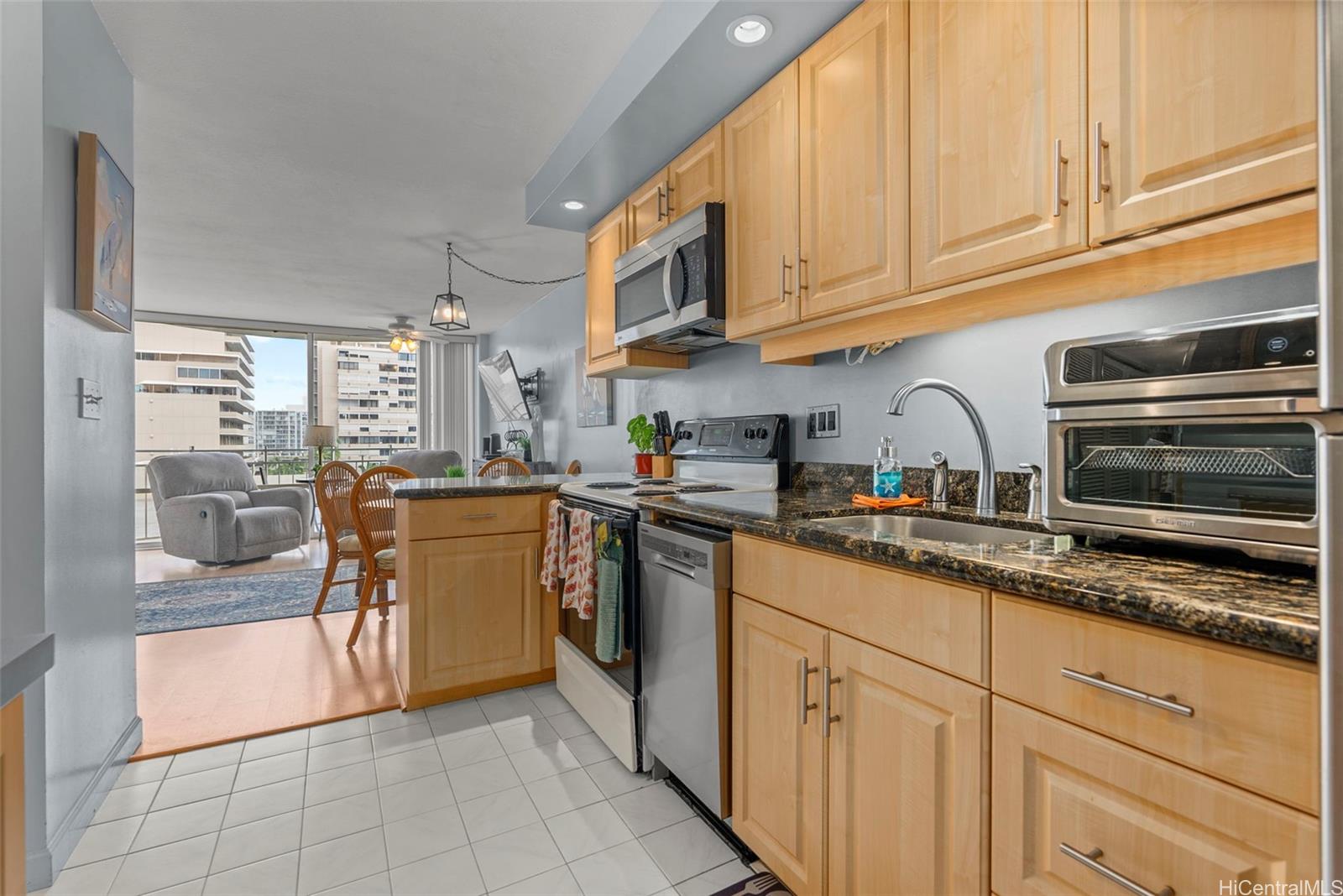 Ilikai Marina condo # 995, Honolulu, Hawaii - photo 10 of 18